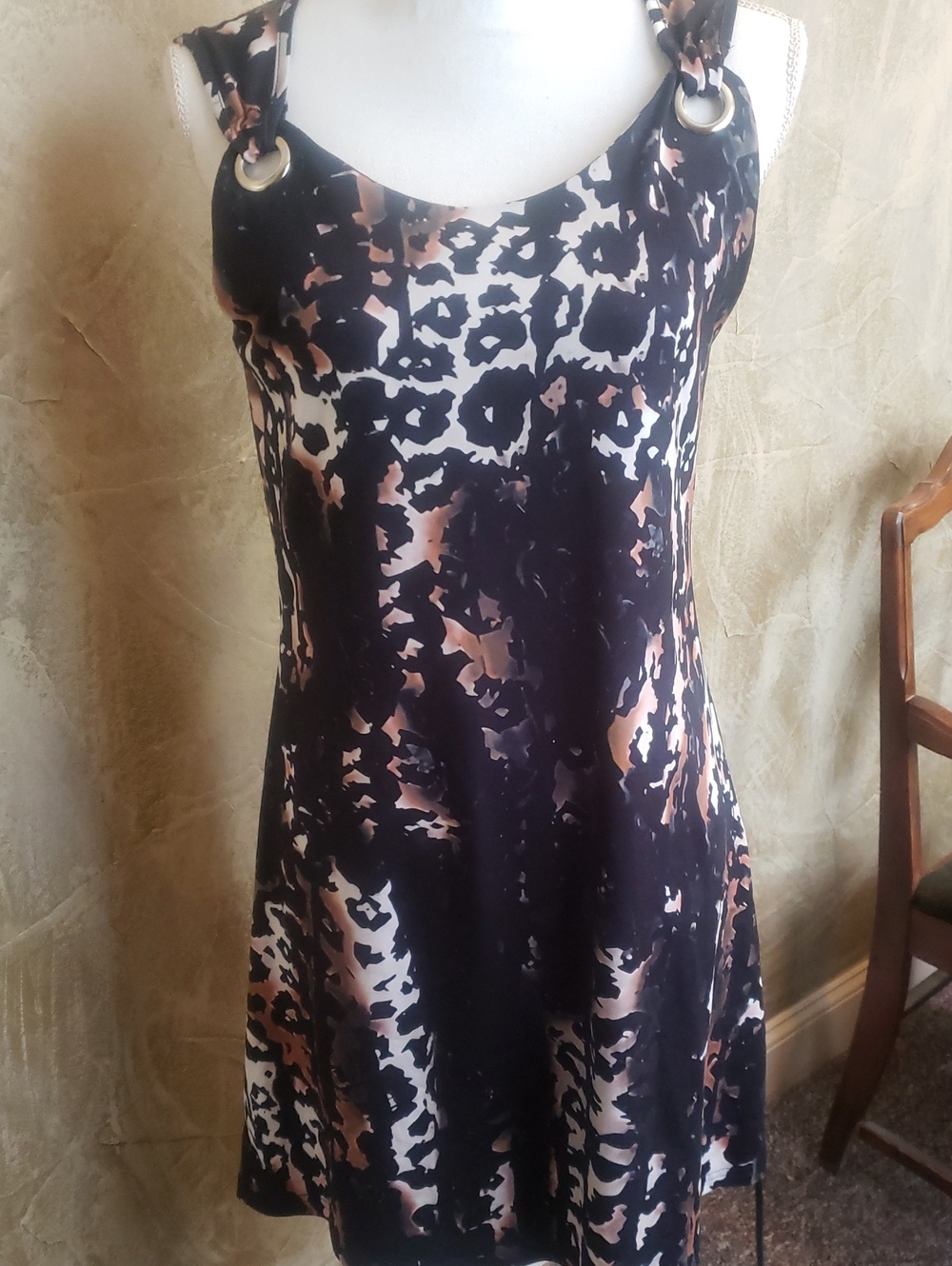 Sleeveless Abstract Print Dress in Black, White & Tan